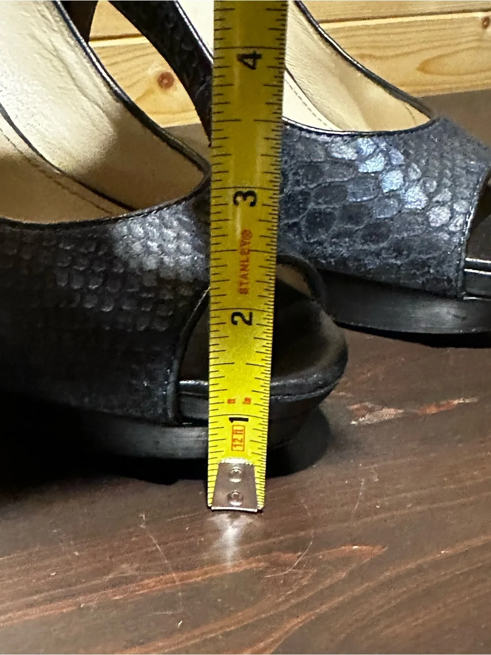 Preloved Classiques Entier platform peep toe pumps size 6.5